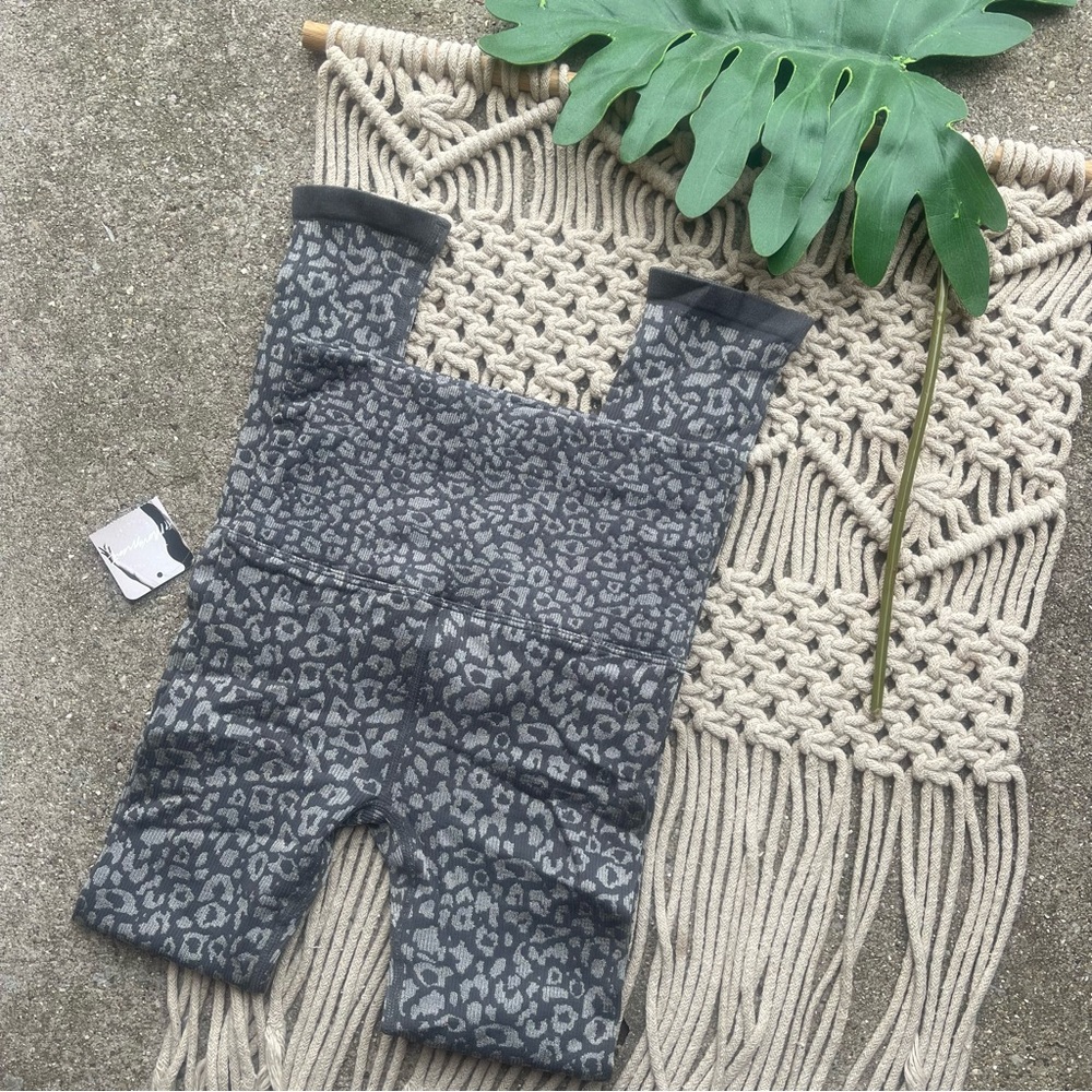 New Free People Leopard Print Leggings Size XS / Small